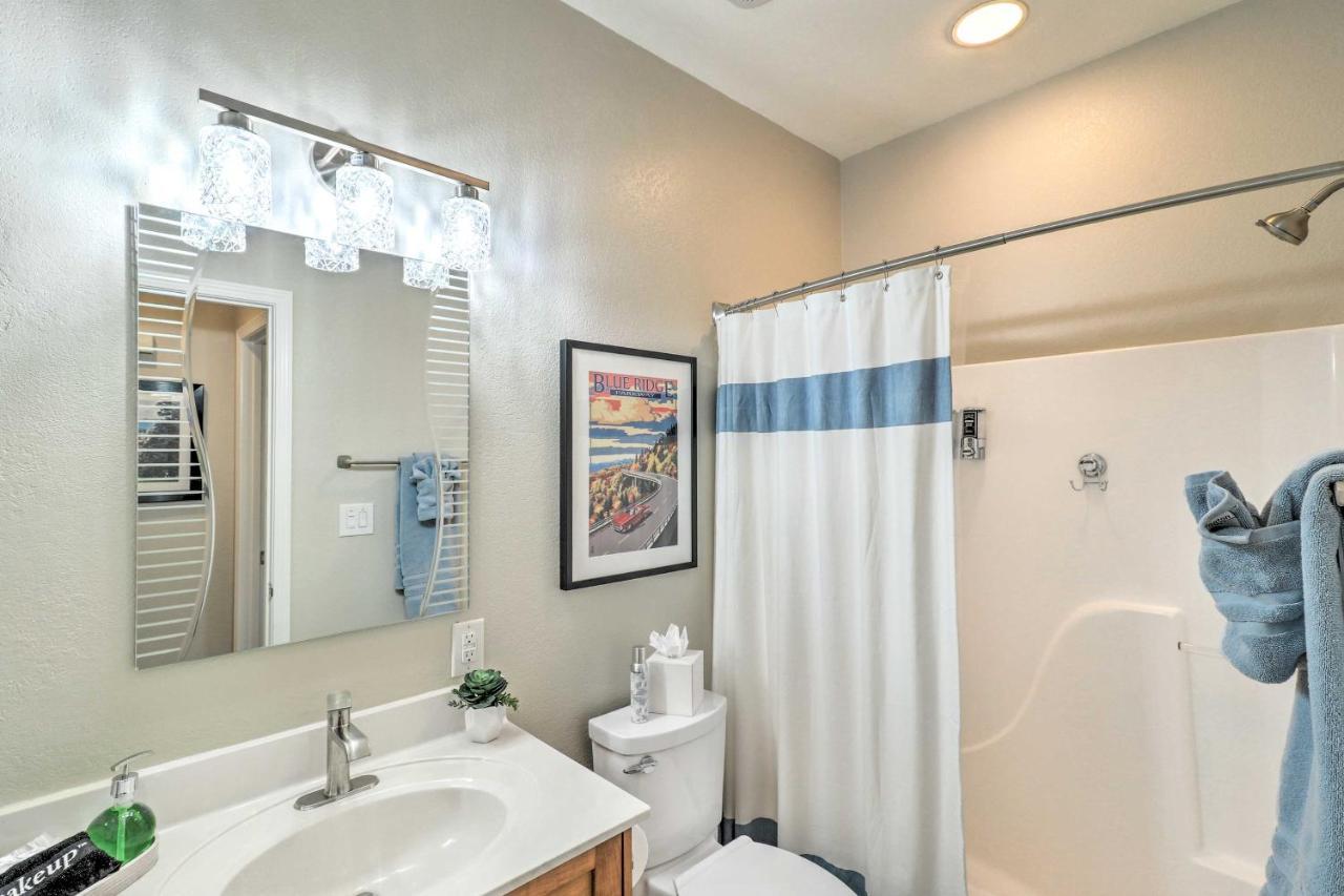 Lake Lure Condo With Resort Pool And Beach Access! Exterior photo